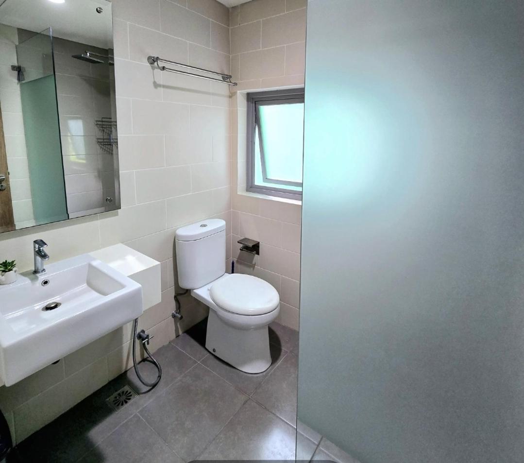 Pangsapuri Pejaten Park Biru 2 Bedroom With Swim Pool, Bathub And Wi-fi